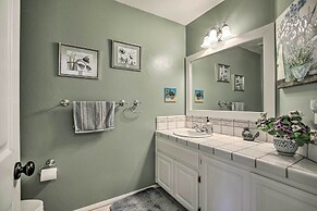 Welcoming Tehachapi Home w/ Deck & Grill!