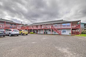 Rockaway Beach Condo - Beach Access Nearby!