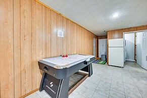 Kentucky Group Getaway w/ Dock + Lake Access