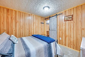 Kentucky Group Getaway w/ Dock + Lake Access