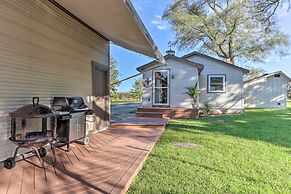 Waterfront Syracuse Home: Deck, Fire Pit & Kayaks