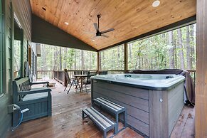 'sutton Ridge' Cabin Rental: Hot Tub & Swing Set!