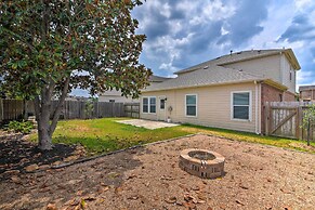 Spacious & Central Katy Retreat: 27 Mi to Houston!