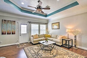 Spacious & Central Katy Retreat: 27 Mi to Houston!