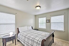 Spacious & Central Katy Retreat: 27 Mi to Houston!
