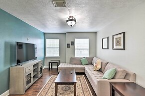 Spacious & Central Katy Retreat: 27 Mi to Houston!