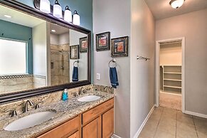 Spacious & Central Katy Retreat: 27 Mi to Houston!