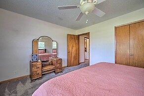 Charming Clayton Home ~ 4 Mi to Sardis Lake!