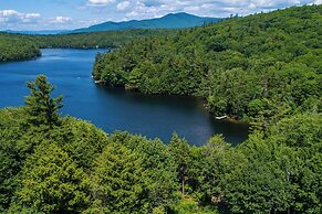 Cozy Tuftonboro Escape: Steps to Private Beaches!