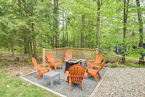 Cozy Tuftonboro Home w/ Deck - Walk to Beaches!