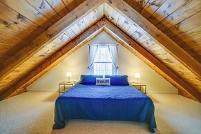 Cozy Tuftonboro Home w/ Deck - Walk to Beaches!