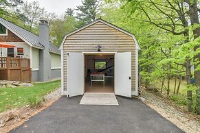 Cozy Tuftonboro Home w/ Deck - Walk to Beaches!