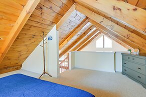 Cozy Tuftonboro Escape: Steps to Private Beaches!
