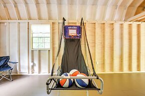 Cozy Tuftonboro Escape: Steps to Private Beaches!