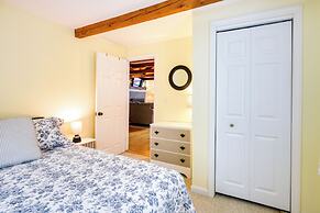 Cozy Tuftonboro Home w/ Deck - Walk to Beaches!