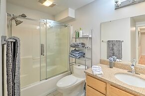 Cute Grand Haven Apartment: Walk Downtown Streets!