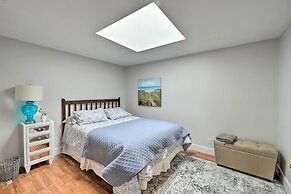 Cute Grand Haven Apartment: Walk Downtown Streets!