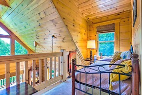 Tranquil Deck: Blue Ridge Mountain Retreat!