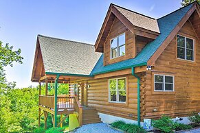 Tranquil Deck: Blue Ridge Mountain Retreat!
