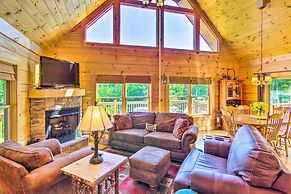 Tranquil Deck: Blue Ridge Mountain Retreat!