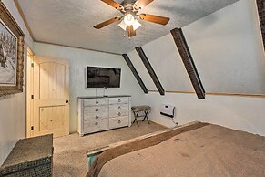 Family-friendly Red River Retreat w/ Deck!