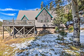 Family-friendly Red River Retreat w/ Deck!