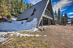 Family-friendly Red River Retreat w/ Deck!