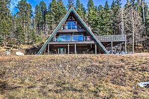 Family-friendly Red River Retreat w/ Deck!
