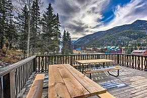 Family-friendly Red River Retreat w/ Deck!