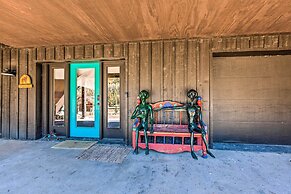 Family-friendly Red River Retreat w/ Deck!