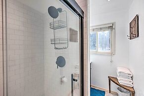 Family-friendly Red River Retreat w/ Deck!