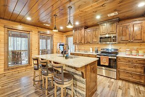 Broken Bow Cabin on 1 Acre w/ Hot Tub & Fire Pit!