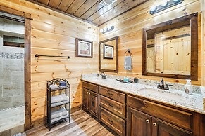 Broken Bow Cabin on 1 Acre w/ Hot Tub & Fire Pit!