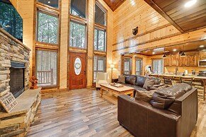 Broken Bow Cabin on 1 Acre w/ Hot Tub & Fire Pit!