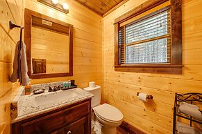 Broken Bow Cabin on 1 Acre w/ Hot Tub & Fire Pit!
