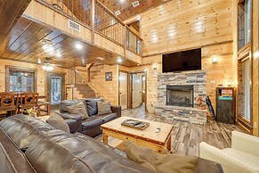 Broken Bow Cabin on 1 Acre w/ Hot Tub & Fire Pit!