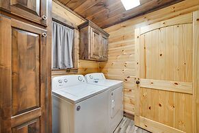 Broken Bow Cabin on 1 Acre w/ Hot Tub & Fire Pit!