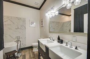 Modern Greenwood Studio < 1 Mi to Downtown!