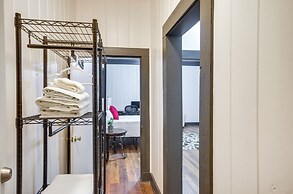 Modern Greenwood Studio < 1 Mi to Downtown!