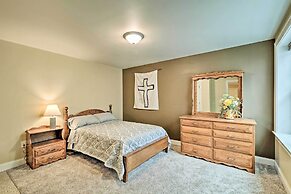 Family Home w/ Wifi, 14 Mi to Dutch Wonderland!
