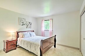 Family Home w/ Wifi, 14 Mi to Dutch Wonderland!