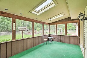 Family Home w/ Wifi, 14 Mi to Dutch Wonderland!