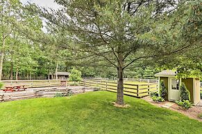 Family Home w/ Wifi, 14 Mi to Dutch Wonderland!