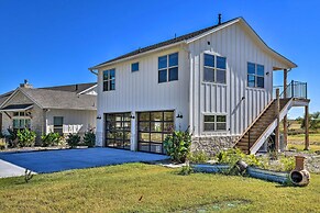 Dog-friendly Apartment ~ 32 Mi to Fort Worth!