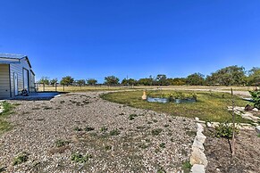 Dog-friendly Apartment ~ 32 Mi to Fort Worth!