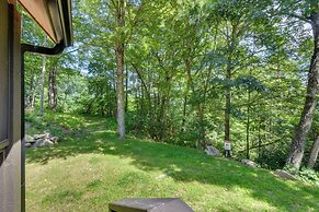 Pet-friendly Glenville Getaway w/ Screened Porch!