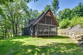Screened Porch & On-site Trails: Glenville Cottage