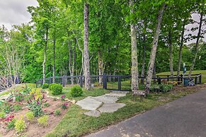 Screened Porch & On-site Trails: Glenville Cottage