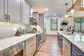 Screened Porch & On-site Trails: Glenville Cottage