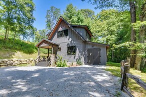 Screened Porch & On-site Trails: Glenville Cottage
